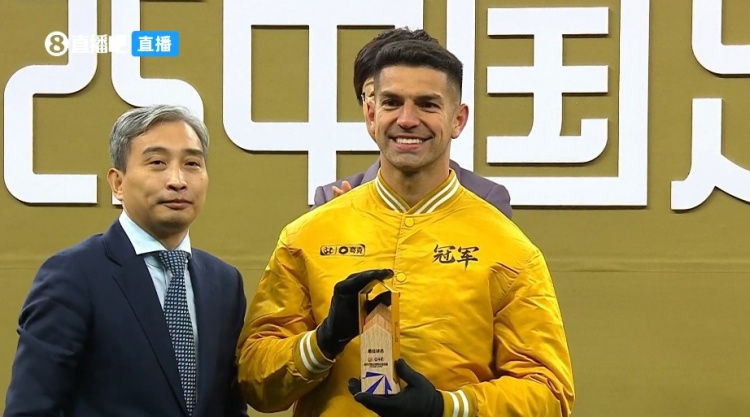 頭球貢獻絕殺，安德烈-路易斯當(dāng)選超級杯最佳球員