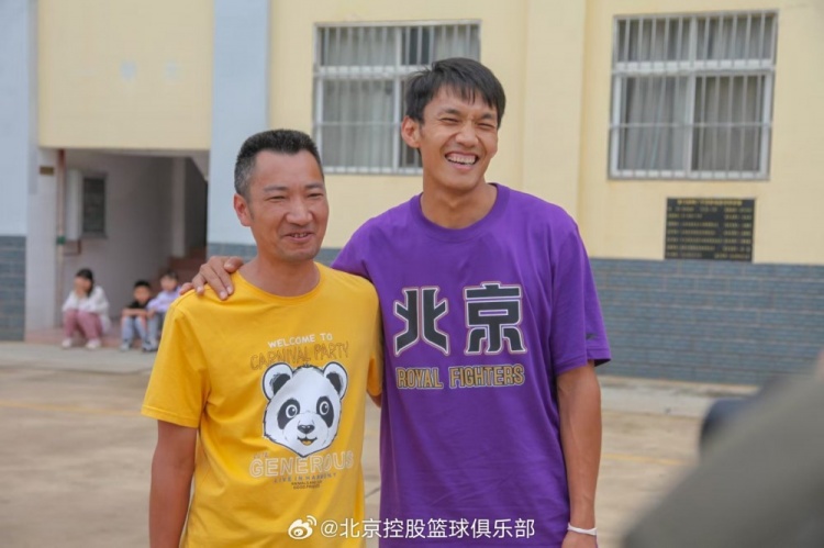  那一封信的故事還在延續(xù) 矣進(jìn)宏母校的師生們來到北京了！