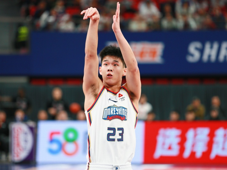  狀態(tài)可以！林葳半場8中5拿到13分1板1助