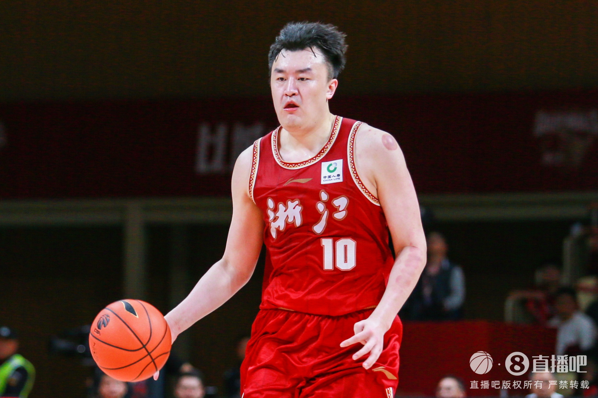  狀態(tài)火熱！劉澤一半場7投5中貢獻11分9板0失誤 正負值+15
