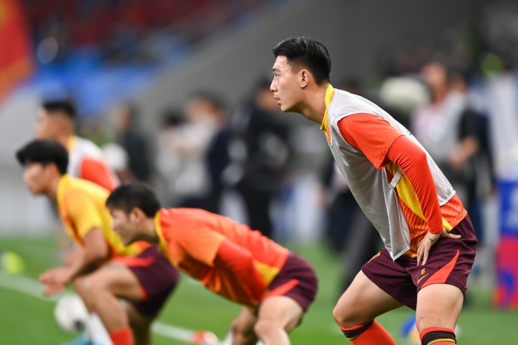  足球報：張玉寧、蔣圣龍均有不同程度傷病，伊萬未讓在熱身賽出場