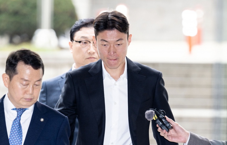  韓國國腳黃義助非法拍攝不雅視頻，一審被判有期徒刑1年緩刑2年！