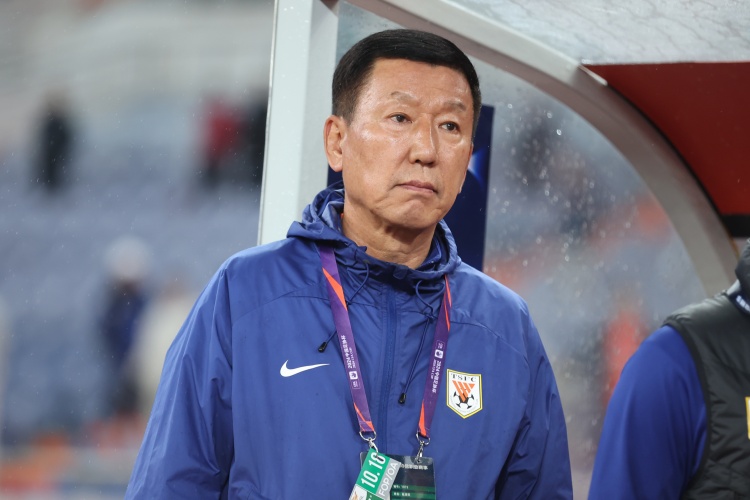  崔康熙：間歇期被抽調(diào)了很多球員訓(xùn)練受影響，國(guó)腳每人狀態(tài)不同