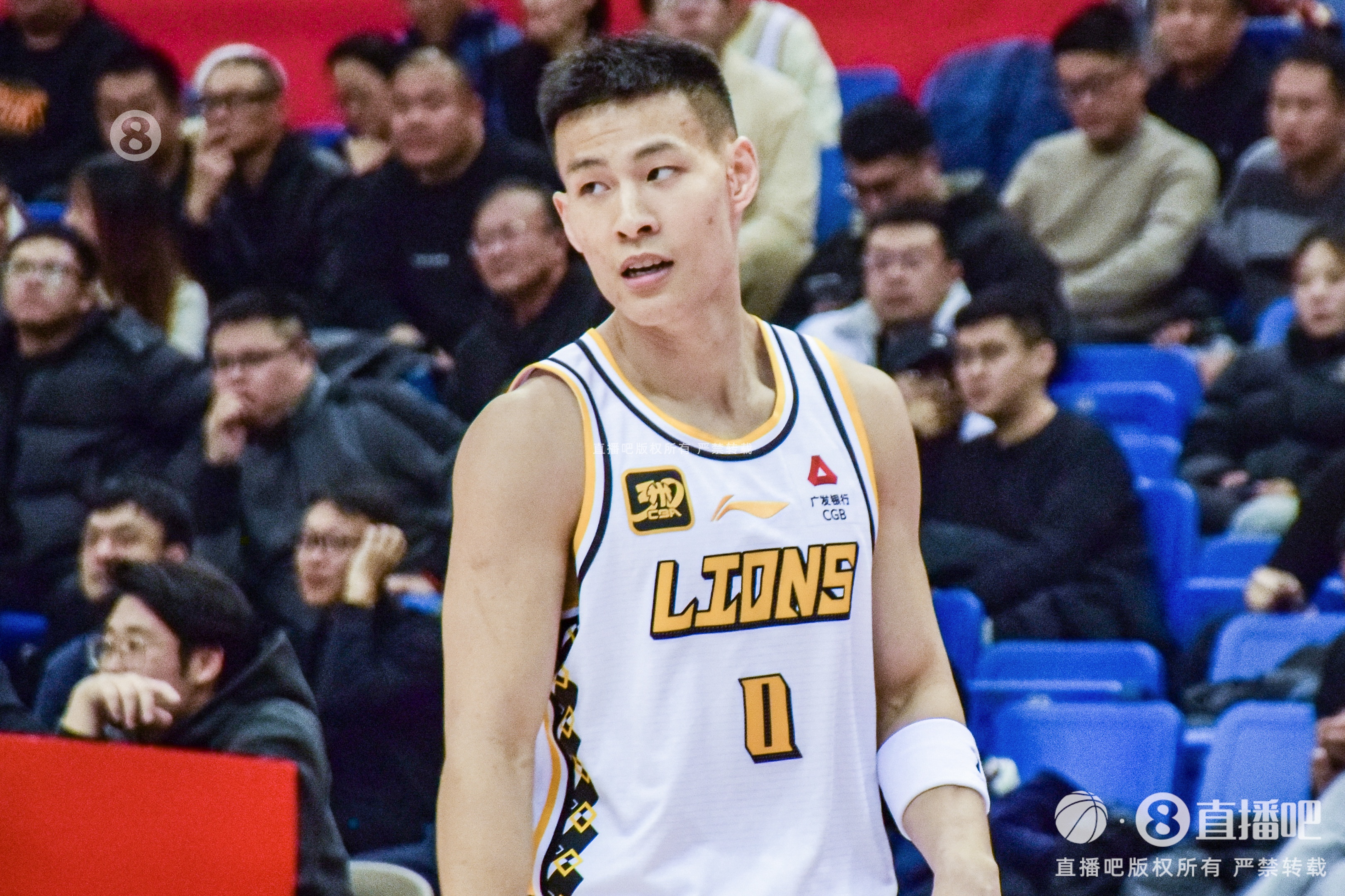  毫無(wú)狀態(tài)！林秉圣11投僅1中拿到3分3斷 出現(xiàn)2失誤4犯規(guī)