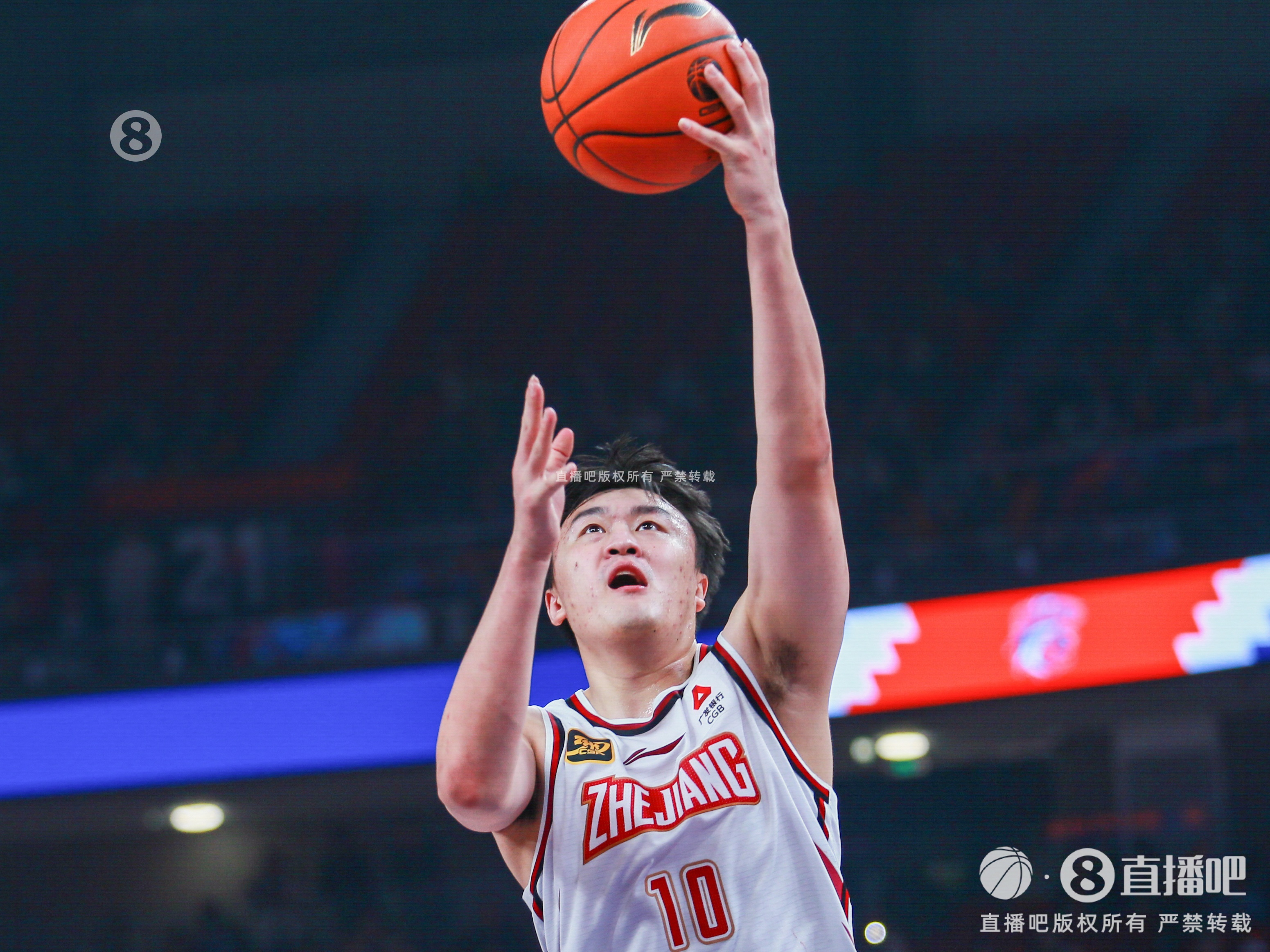  獲勝功臣！劉澤一11中9高效砍下19分13板2斷 拼下3前場(chǎng)籃板