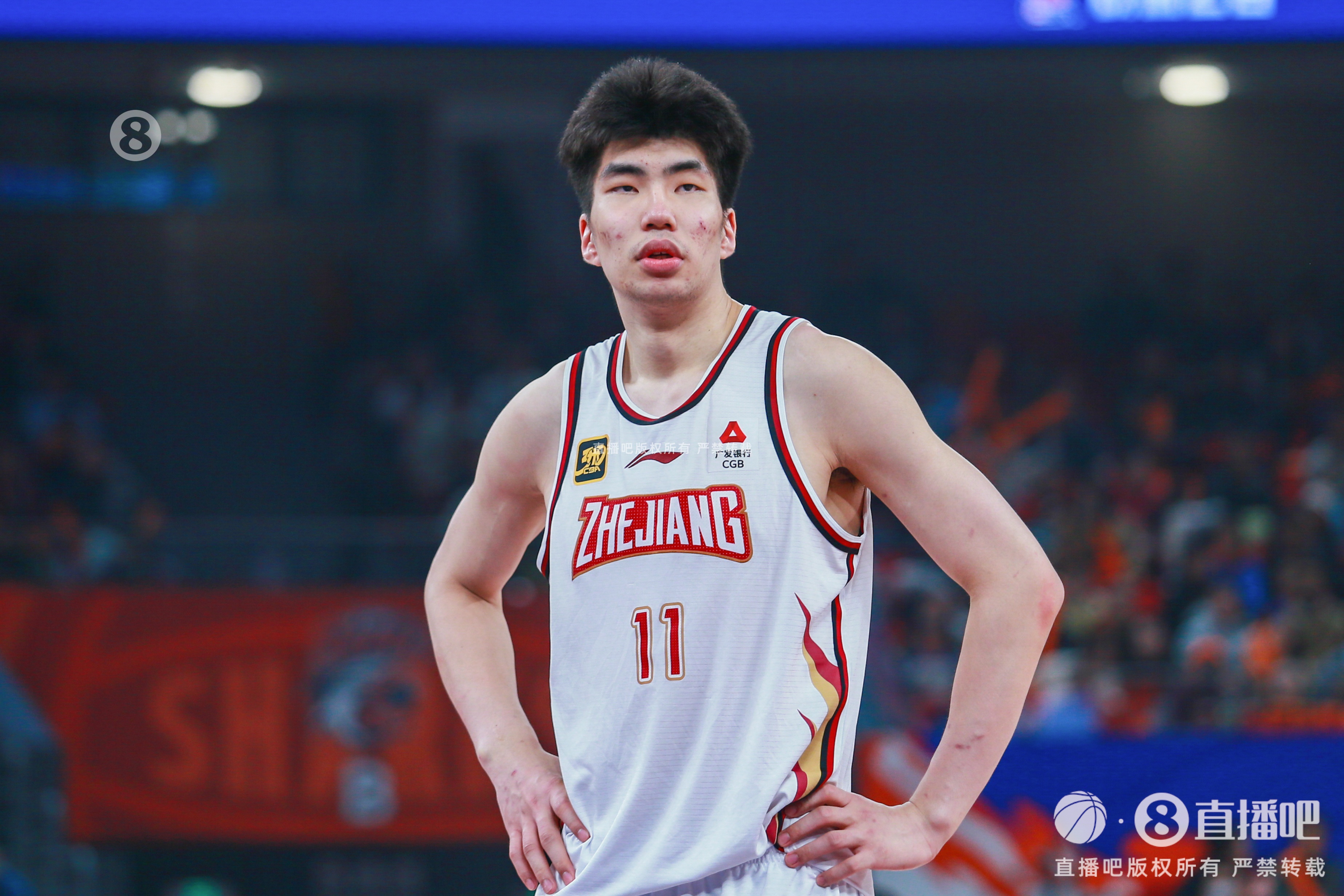  防守不力！余嘉豪10中6拿15分11板 多次被徐杰小打大&未防住徐昕